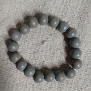 Gray wood 🪵🪓 stretch beaded bracelet